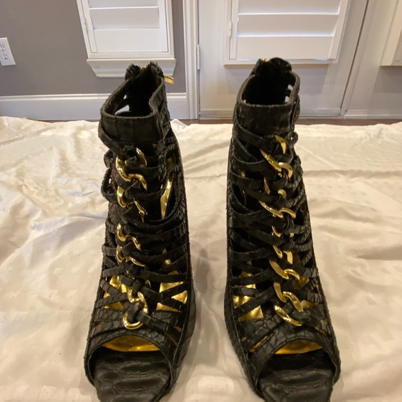 Baby Phat Jicarilla Black & Gold 4in heel bootie - Picture 7 of 7